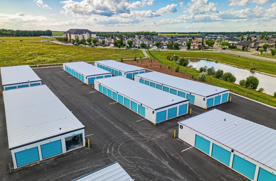 Large storage units in Beaumont AB